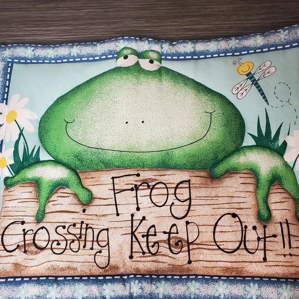 Plush Decorative Frog In A Pond & Dragonfly Placement - Franco Kitchen Co. 17x13